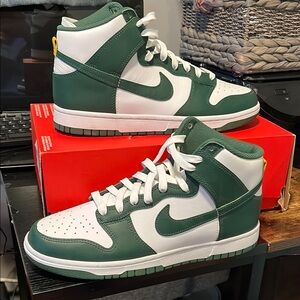 Nike Dunk High Retro Australia Men's Size 9 DD1399 300 Green